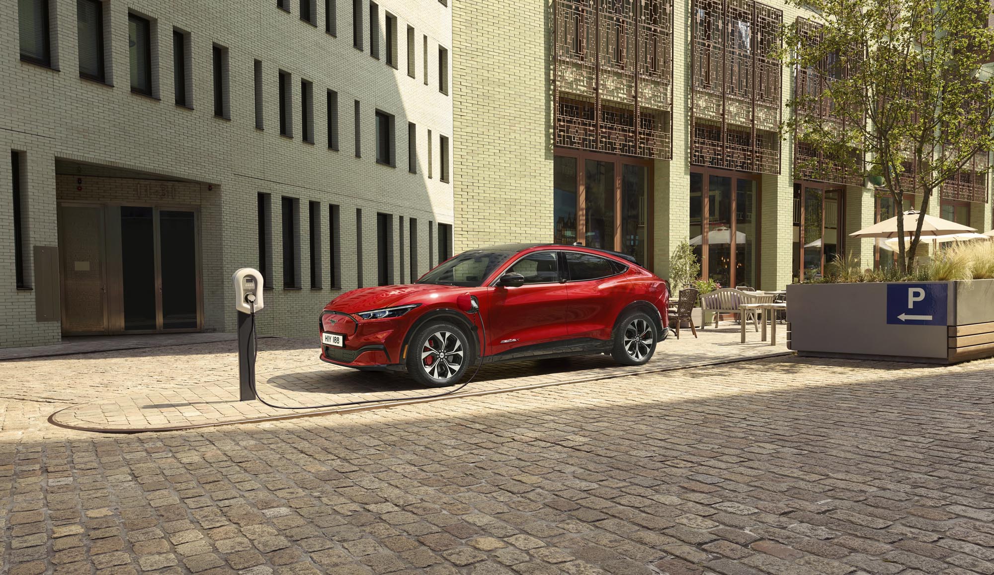 FORD MACH-E elektromos töltés, töltő és töltőkábel