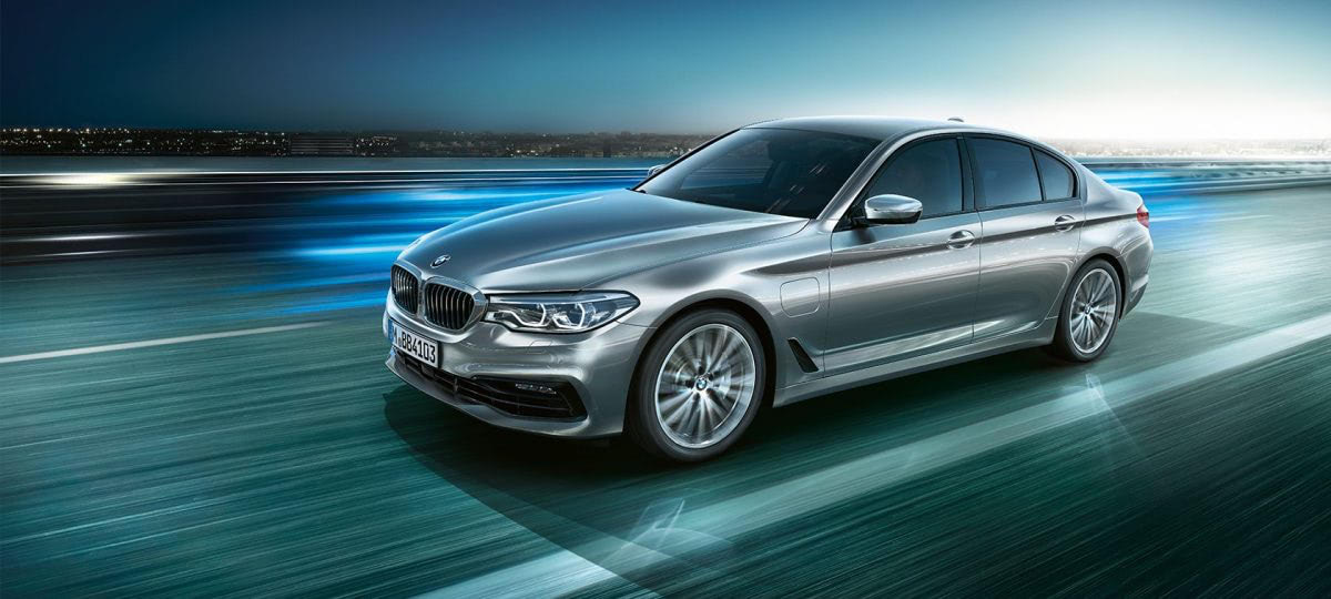 Bmw 530e elektromos töltés, töltő és töltőkábel